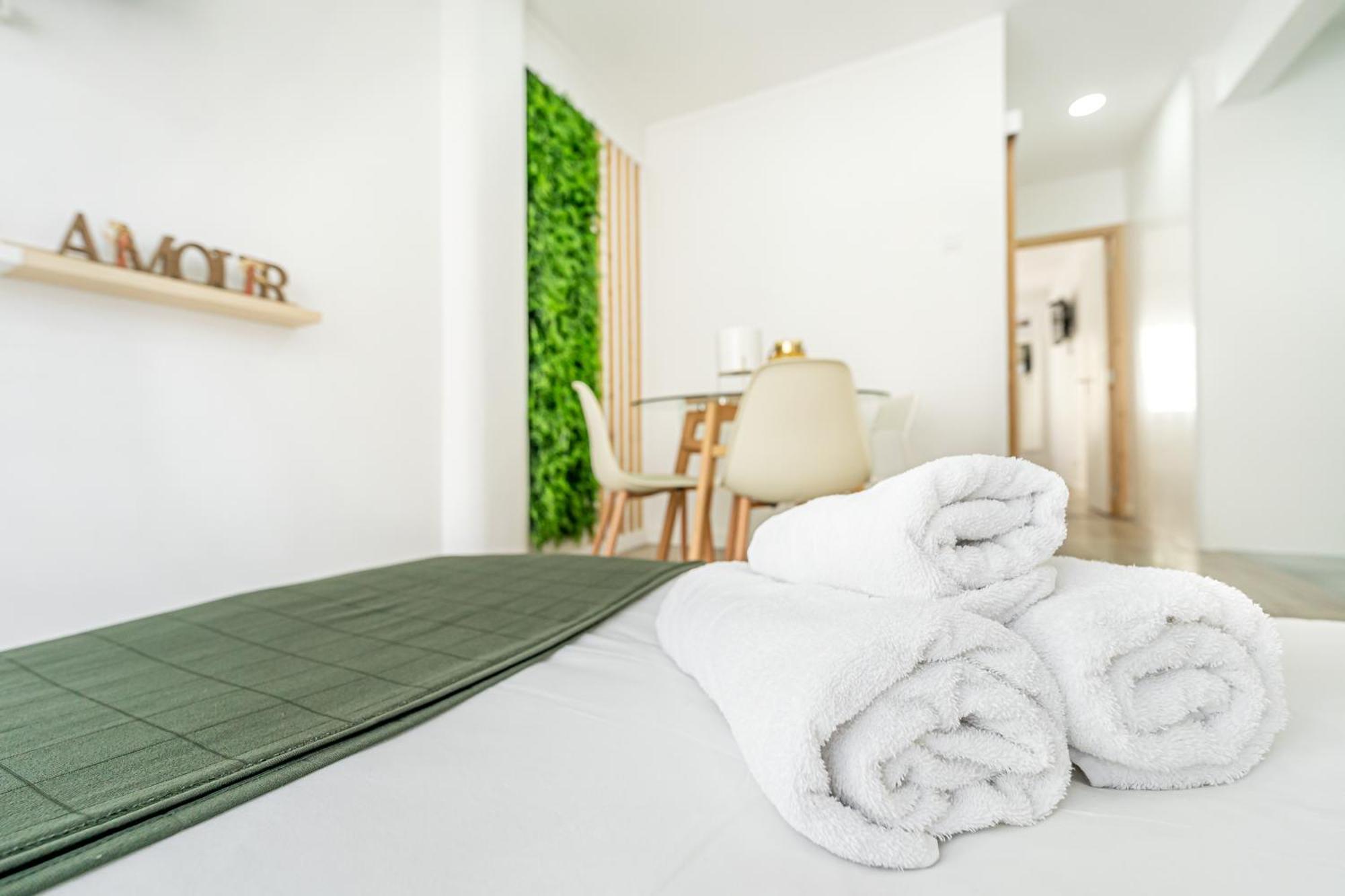 Santos Mattos Guesthouse & Apartments By Lisbon With Sintra 아마도라 외부 사진